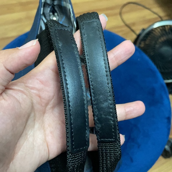 Burberry - Picture 5 of 8